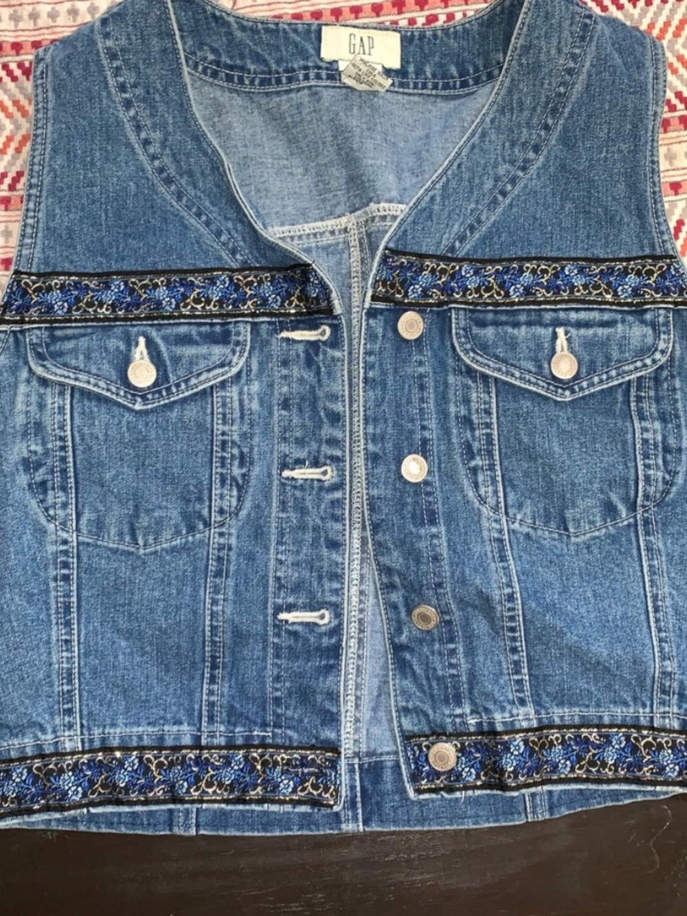 GAP vintage 100% cotton blue button down denim vest embroidered trim